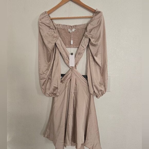 ASTR The Label Cut-out Satin Mini Dress Size XS In Champagne - Picture 2 of 13